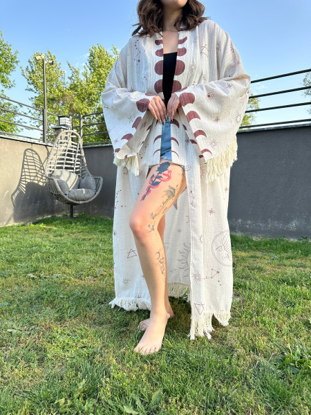 Minimal Desenli Püsküllü Kimono